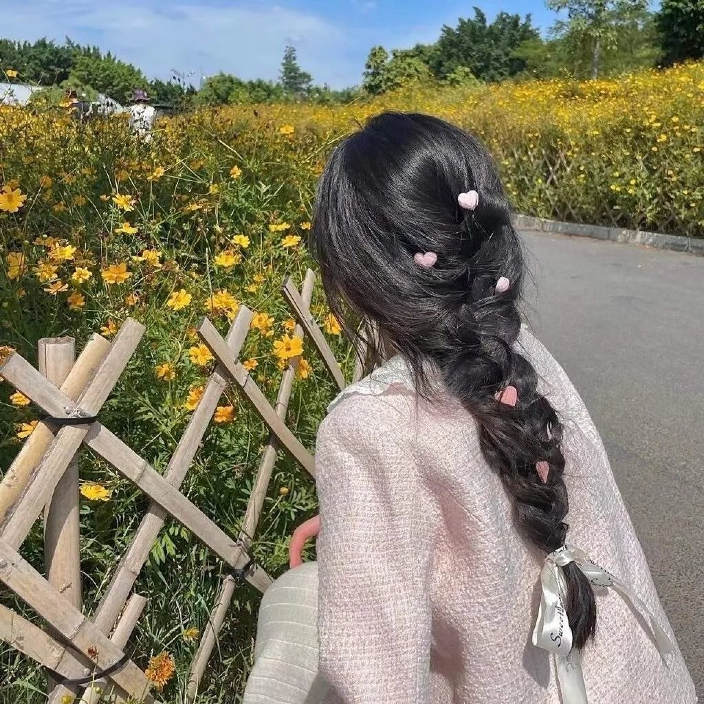 春泥溅花红